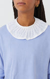 Sudadera con CUELLO independiente NOY (not only yoga) tipo volante modelo Chloë de algodón orgánico blanco atado con lazo en la parte trasera